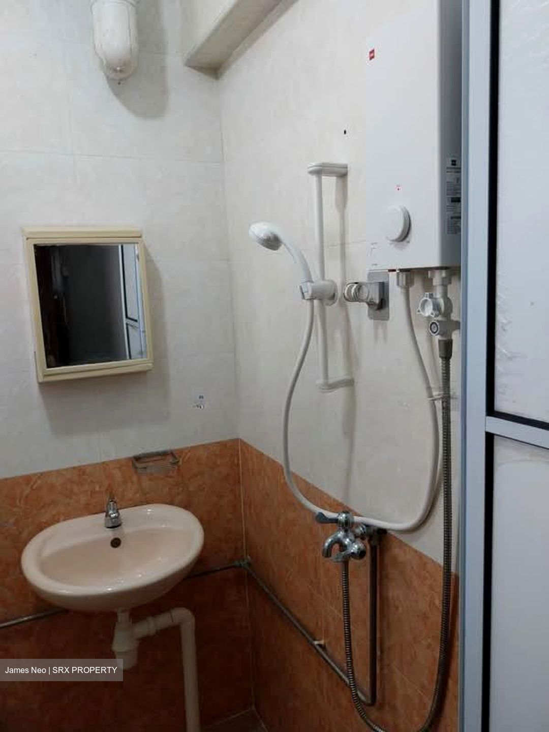 Blk 243 Jurong East Street 24 (Jurong East), HDB 3 Rooms #580285711